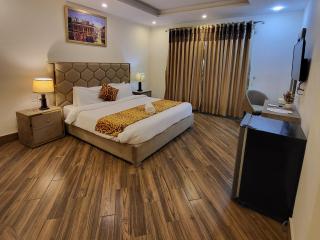 Grand Millennium Hotel - 6