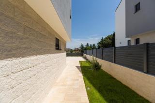 Villa Matic ground floor apartment with shared pool - Funtana - 3