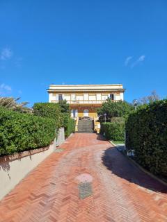 Seafront loft in Liberty villa - 2