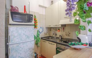 Lovely Apartment In Villarosa Di Martinsicuro - 1