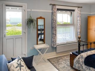 Beachcombers Retreat - Felixstowe - 7
