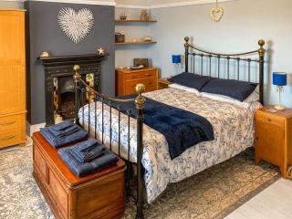 Beachcombers Retreat - Felixstowe - 6