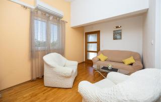 Awesome Home In Katuni Rubici, Prpusa - Šestanovac - 8
