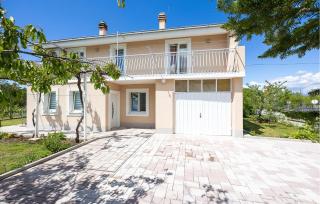 Awesome Home In Katuni Rubici, Prpusa - Šestanovac - 1