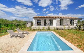 3 Bedroom Cozy Home In Saint-Maximin - Saint-Maximin - 0