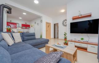 Cozy Home In Banjevci With Jacuzzi - Banjevci - 8
