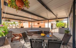 Cozy Home In Banjevci With Jacuzzi - Banjevci - 9