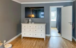 Beautiful Home In Örebro With Kitchen - 8