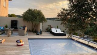 Belle bâtisse avec vue panoramique et piscine chauffée - - 9