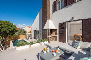 Luxury Villa Mila for 8 Persons, Free Parking, 800 m from center of Supetar - Supetar - 4