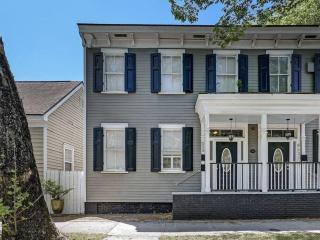 Historic Savannah Gold Private Condo with Pool - 2bed, 1&half bath, Sleeps 6, 1st Floor, 15 Min Walk To Historic Savannah Center And All Attractions - Savannah - 9