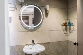 The Jade Highlands Mountain View Container Studio Room - 7