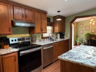 Hocking Hills Cabin-Private Hot Tub, Hiking, Caves - Rockbridge - 5