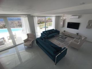 VILLA NAVIS - 1