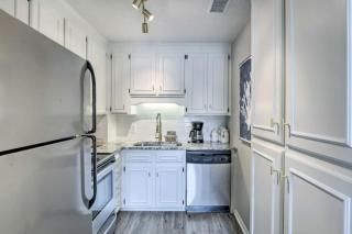 Cozy Beach Condo - 4