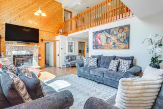 4 Mi to Slopes! Split Rock Resort Home with Fire Pit - 3