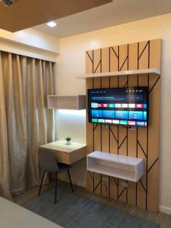 Executive Traveller - 7