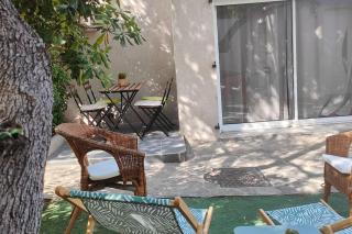 Maison avec mezzaninne 1 à 4 pers, jardin et PKG sécure - 0