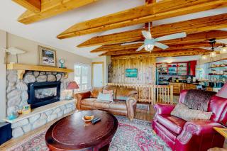 Lakeside Luxury - Lake of the Woods - 7