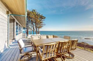 Oceanfront Dream Hideaway - 4