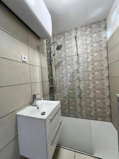 Ben Suite - 1