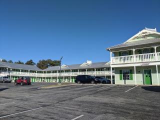 Key West Inn - Chatsworth - 1