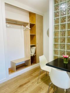 Patio de Los Barberos 3 - 6