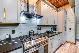 Luxe Broken Bow Vacation Rental Hot Tub and Pets OK - Broken Bow - 3