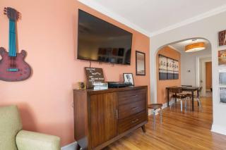 Retro 1BR for 4 with King Bed near Zoo and Liberty Bowl - 8