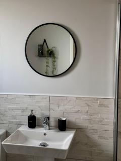 The perfect place 3 Bedroom house with garden and parking - Barnsley - 1