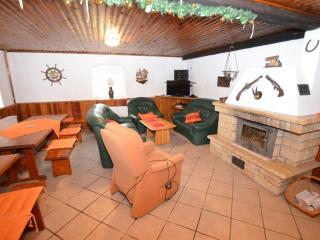 Chalet in Ore Mountains near Ski Slopes - 2