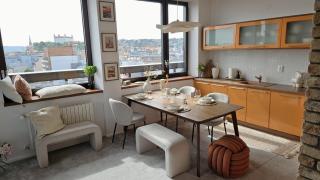 Panorama View Design Apt in Old Town - Free Parking - Bratislava - 5