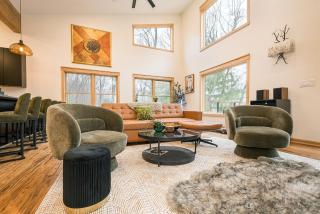Newly Built Lakeview Escape with Game Room, Spa, Hot Tub - McHenry - 4