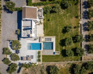 Magnificent Crete Villa 4 Bedrooms Villa Ánthos Two Large Private Pools & Jacuzzi Bbq Close To The Beach Rethymno - Prínos - 7