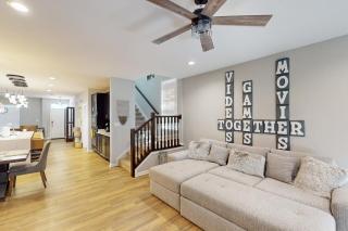 Stylish 3BR Home with Patio, W and D - 8