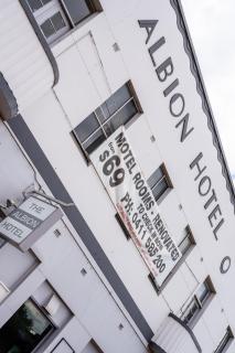 Converted Historic Hotel in Finley, Sleeps 25 - Finley - 2