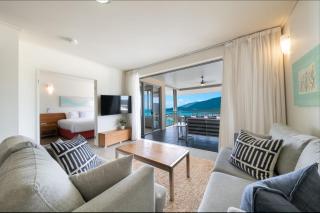 Airlie Beach Ocean Views & Resort Living @ 231 - Airlie Beach - 4