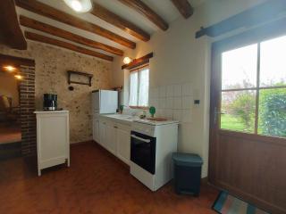 Retraite Champêtre avec Jardin, Piscine et Proximité Château à Châteaudun - FR-1-581-134 - 1