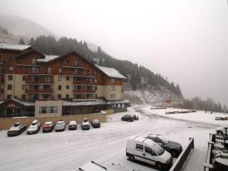 Confortable T3 à 50m des pistes avec piscine et parking gratuits - FR-1-297-338 - Auris - 9