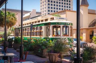 Beachy Bungalow! 2BD, King Bed - 4