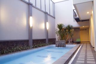 Kana Citra Guesthouse - Surabaya - 1