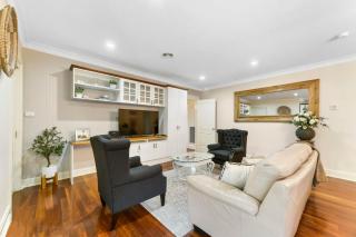 Roselawn Manor - 5 Bedroom Entertainer - Orange - 8