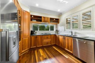 Roselawn Manor - 5 Bedroom Entertainer - Orange - 1