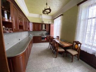 Eriks Guest House -Four Bedrooms with Indoor Pool - 3