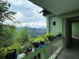 Mountaintop Guest House - 8