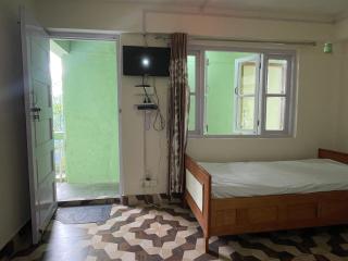 Mountaintop Guest House - 5