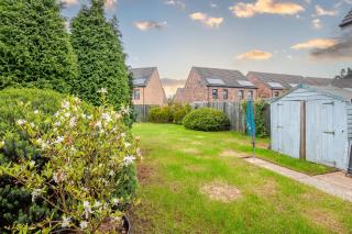 Luxurious House With Garden - Perth - 1