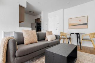 Blueground Gateway gym pool steps to stadium ATX-248 - 9