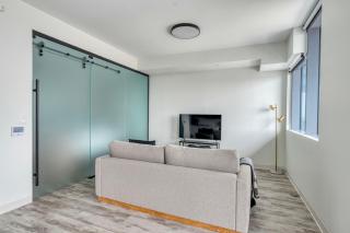 Blueground Downtown gym deck pool nr dining ATX-255 - 7