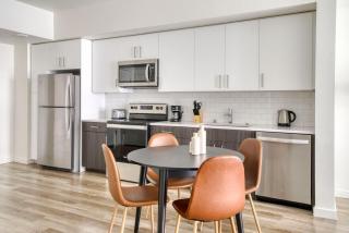 Blueground Hayward heated pool on-site dining SFO-1690 - 3